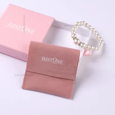 中国 Yadao wholesale jewelry pouch suede fabric packaging bag rose pink color pouch with flap lid to use with the paper box メーカー