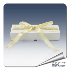 Китай Желтая лента украшения браслета коробки для подарочной коробке или ювелирной упаковки сделано в Китае производителя
