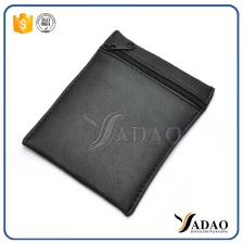 Cina borsa in pelle nera PU con chiusura a zip personalizzare borsa logo Packaging Stampa cuoio dell'unità di elaborazione finitura di alta qualità produttore