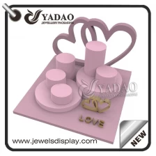 China customize jewelry display design window jewelry display set wholesale for Valentine's day manufacturer