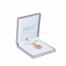 China customize thin plastic jewelry box packaging pendant box flat mini pendant gift box manufacturer