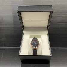 China Personalize o relógio caixa de embalagem caixa de couro de coxim de couro de couro fabricante
