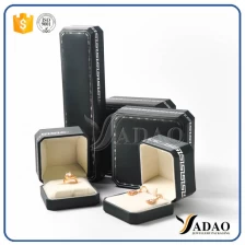 Chine boîte en plastique à la main / boîte en plastique pour emballage de bijoux avec bague / bracelet / boucle d'oreille / bracelet / collier fabricant