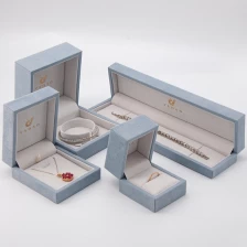 Κίνα κοκκώδη βελούδο πλαστικό κουτί κοσμήματος παχύ πλαίσιο κοσμήματα συσκευασία κουτί σετ δαχτυλιδιών σκουλαρίκια βραχιόλι βραχιόλι κατασκευαστής