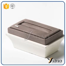 Čína high-end delikátní MOQ velkoobchodní přenosný hezký mdf pu kůže sametový semiš pro klenoty jako náramek prsten výrobce