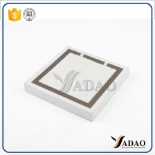 China High-End moderne Top-Qualität kunstvoll perfekt schön MDF Samt Leder Leinen Material Schmuck Display Set Tabletts Hersteller