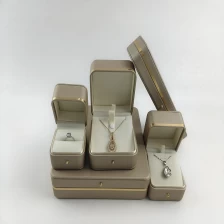 الصين الفاخرة مجوهرات تغليف مربع البلاستيك مجوهرات مربع الشمبانيا لون مجوهرات مربع الأسهم هدية التعبئة الصانع