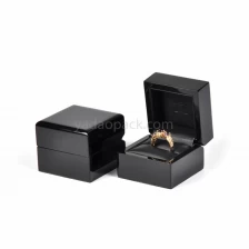 porcelana caja de madera de la caja del pendiente de la caja del anillo de lujo con inserción de caustom fabricante
