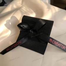 China Microfiber Black Color Jewelry Packaging Ribbon Pouch Gedruckt Ihr eigenes Logo für Marke Hersteller