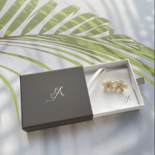 China Caixa de jóias de papel de gaveta popular com bolsa e almofada dentro fabricante