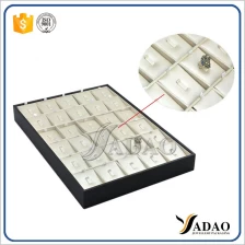 China Holz stapelbar Schmuck-Display-Ring Display Tray-PU-Leder Abdeckung Ringlade Vitrine Display Hersteller