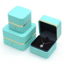 China yadao luxury green pu leather jewelry box ring necklace jewlery gift box packaging manufacturer