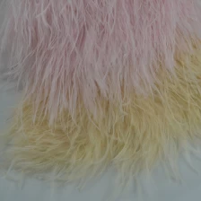 Cina La fabbrica rosa all'ingrosso della guarnizione della piuma dello struzzo fornisce il vestito da sposa produttore