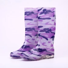 China 202 light weight fashion rain boots for women manufacturer