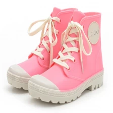 Çin HFB-004 pembe renk Dantel Bayan ayak bileği yağmur botları Ayakkabı üretici firma