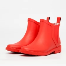 China RB-003 ankle high red fashion ladies rubber rain boots manufacturer