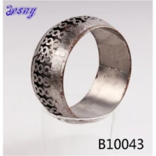 China 2014 china cheap and high quality zinc alloy bracelet B10043 manufacturer