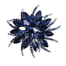 Çin New Arrive Women's Austrian Crystal Wedding Flower Leaf Bouquet Brooch üretici firma