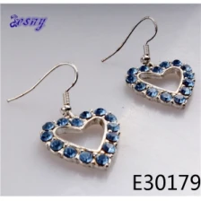 China Cheap wholesale gold heart shape clip on earrings E30179 manufacturer