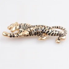 China Classic large rhinestone animal tiger dubai poppy brooch P80016 manufacturer