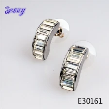 China Crystal elements rhinestone cheap moon earrings E30161 manufacturer