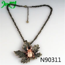 Cina Gothic vintage brand rhinestone leaf animal necklace pendant N90311 produttore