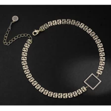China High Quality Fashion Artificial Stone Gold Short Necklace for Woman Hersteller