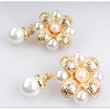 Çin High Selling Quality Fashion Korean Model Selling Earrings Birthday Anniversary Gifts for Women Mom Wife üretici firma