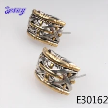 China Safety pin made earrings dubai gold jewelry stud earring E30162 manufacturer