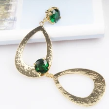 الصين big dangling green stone teardrop light weight gold earring الصانع