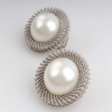 China big twisted wire latest design of pearl earrings E30039 manufacturer