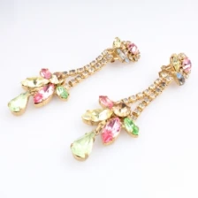 China cheap flower shaped rhinestone dangling earrings E30061 manufacturer