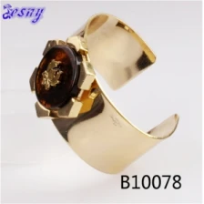 China lotus flower jewelry resin gold cuff alloy bracelet B10078 manufacturer