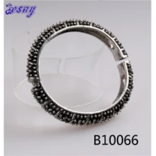 China make elastic beaded bracelet black coral bracelet B10066 fabricante