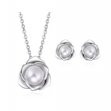 China China Supplier High Polished 925 Sterling Silver Necklace with Natural Freshwater Pearl manufacturer