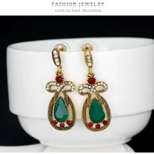 porcelana Famosa moda al por mayor pequeños pendientes retro para las niñas diamante multicolor pendientes de piedras preciosas fabricante