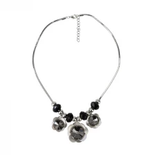China New Arrive Customized Fashion Jewellery Zinc Alloy Crystal Flower Pendant Necklace for women Accessories Hersteller
