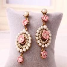 China Palace retro temperament earrings Europe and the United States new sea Amoy soft pottery environmental water droplets alloy pearl gold studs earrings manufacturer