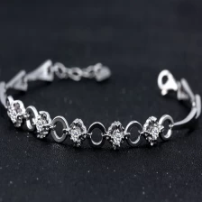 China Professional Supplier 18K White Gold Diamonds 4C Bracelet Bangle for Woman manufacturer
