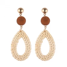الصين Special New Drop Earring Jewelry Wooden Long Fashion Earrings الصانع