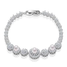 China Wholesale Hot Fashion Korean Exquisite Elegant Women Bridal White Pearl Wedding Bracelet manufacturer