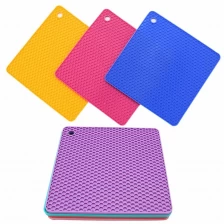 China 4PCS Multipurpose Silicone Drying Mat, Silicone Pot Holders, Trivets, Jar Openers, Non Slip Heat Resistant Hot Pads manufacturer
