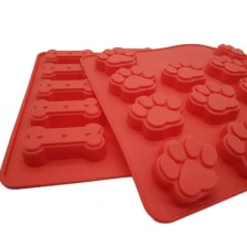 China FDA/LFGB Grade Silicone Dog Treat Bones Paws Cake Pan manufacturer