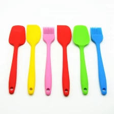 porcelana Juegos de utensilios de cocina de silicio directo de fábrica con cepillo de espátula de cuchara de espátula fabricante