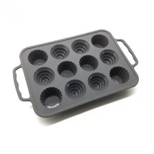 China New Arrival Easy to take Steel reinforced FDA Silicone Muffin baking Pan Wholesale manufacturer