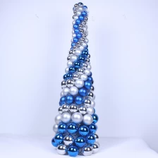 porcelana Handmade Christmas Tree with christmas balls for Holiday or Home Decorations fabricante