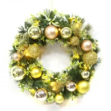 الصين High Quality Floral Christmas Decorative Wreath الصانع