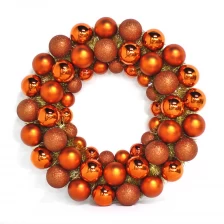 China Inexpensive Hot Selling Plastic Christmas Ball Wreath manufacturer