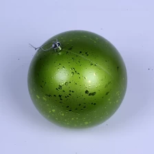 الصين New Type Platic Xmas Ball With Spots الصانع