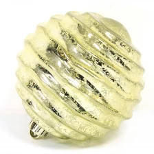 Chiny Promotional Christmas Ornament Ball With LED Lights producent
